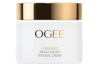 "How to Layer Luxury Skincare Products for Maximum Effectiveness"